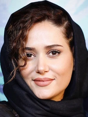 Picture of Parinaz Izadyar